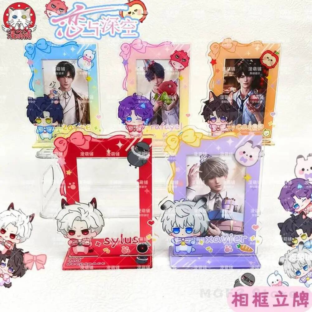 Anime Cosplay Photo - Love 5Pcs und Deepspace Display-Modell Schreibtischdekoration